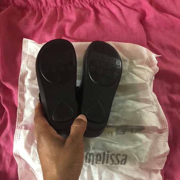 Mini Melissa - Picture 2 of 2